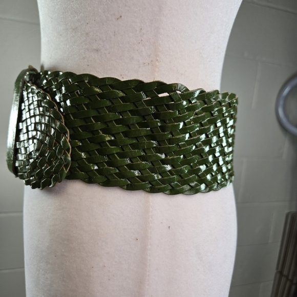 Vtg green leather woven large boho hippie womens belt